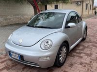Usata VW New Beetle 104 CV (76 kW) 2005 Argento Utilitaria