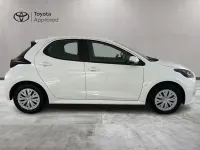 Usata Toyota Yaris Hybrid Active 92 CV (67 kW) 2025 Bianco Berlina