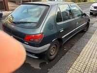 Usata Peugeot 306 88 CV (64 kW) 1997 Verde Berlina