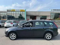 Begagnad Ford Focus 110 HK (80 kW) 2010 Blå Kombi
