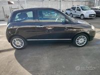 Usata Lancia Ypsilon 75 CV (55 kW) 2007 Marrone Utilitaria