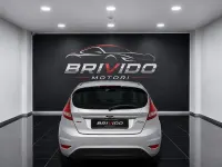 Usata Ford Fiesta Titanium 68 CV (50 kW) 2009 Grigio Berlina