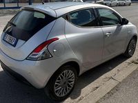 Usata Lancia Ypsilon Silver 95 CV (69 kW) 2012 Argento Utilitaria
