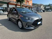 Usata Toyota Yaris Hybrid Business Edition 116 CV (85 kW) 2021 Grigio Berlina