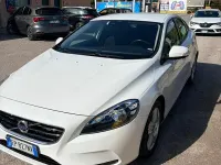 Usata Volvo V40 115 CV (84 kW) 2013 Bianco Berlina