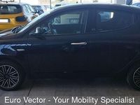 Usata Lancia Ypsilon Gold 70 CV (51 kW) 2021 Blu Utilitaria