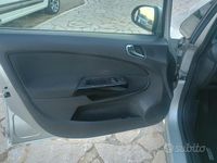 Usata Opel Corsa Edition 95 CV (69 kW) 2014 Argento Berlina