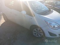 Usata Opel Meriva Cosmo 95 CV (69 kW) 2011 Bianco Monovolume
