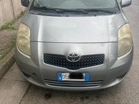 Usata Toyota Yaris 90 CV (66 kW) 2006 Grigio Berlina