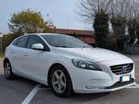 Usata Volvo V40 Kinetic 114 CV (83 kW) 2015 Bianco Berlina