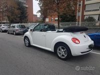 Usata VW New Beetle 105 CV (77 kW) 2010 Bianco Utilitaria