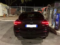 Usata Infiniti Q30 Business Executive 122 CV (89 kW) 2018 Nero Berlina