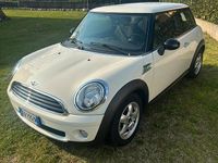 Begagnad Mini ONE 75 HK (55 kW) 2010 Vit Halvkombi