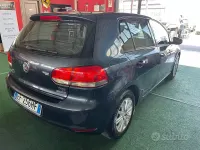 Usata VW Golf VI 105 CV (77 kW) 2011 Blu Utilitaria