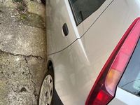 Usata Fiat Punto 69 CV (50 kW) 2006 Grigio Utilitaria