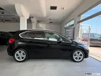 Usata BMW 218 Active Tourer Advantage 150 CV (110 kW) 2015 Nero Monovolume