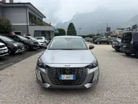 Usata Peugeot 208 Allure 101 CV (74 kW) 2025 Grigio Utilitaria