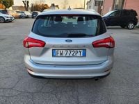 Usado Ford Focus 120 HP (88 kW) 2019 Prateado Carrinha
