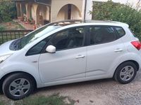 Usata Kia Venga 90 CV (66 kW) 2013 Bianco Utilitaria