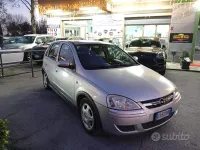Usata Opel Corsa Enjoy 69 CV (50 kW) 2005 Grigio Utilitaria