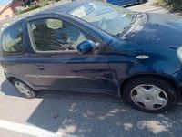 Usata Toyota Yaris 65 CV (47 kW) 2003 Blu Utilitaria
