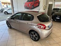 Usata Peugeot 208 Allure 82 CV (60 kW) 2013 Viola metallizzato Utilitaria