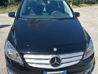 Gebraucht Mercedes B200 156 PS (114 kW) 2014 Schwarz Van / Kleinbus
