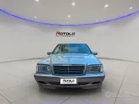 Usata Mercedes C200 192 CV (141 kW) 1997 Grigio Berlina