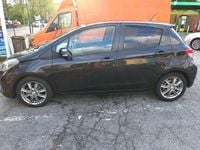 Usata Toyota Yaris Lounge 99 CV (72 kW) 2013 Nero Utilitaria