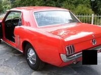 Usata Ford V8 220 CV (161 kW) 1965 Arancione Coupé