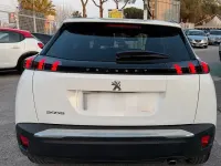 Używany Peugeot 2008 Allure 131 KM (96 kW) 2021 Biały SUV