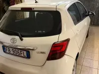 Usata Toyota Yaris 90 CV (66 kW) 2015 Bianco Utilitaria
