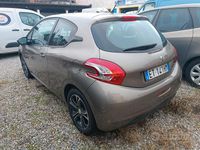 Usata Peugeot 208 Allure 82 CV (60 kW) 2013 Grigio Utilitaria