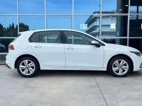 Usata VW Golf VII Life 150 CV (110 kW) 2021 Bianco Utilitaria