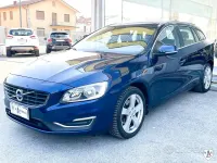 Usata Volvo V60 Ocean Race 190 CV (139 kW) 2016 Bluazzurro Station wagon