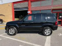 Usata Jeep Cherokee Sport 143 CV (105 kW) 2004 Nero SUV