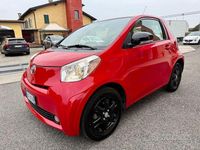 Begagnad Toyota iQ Sol 68 HK (50 kW) 2009 Röd Halvkombi