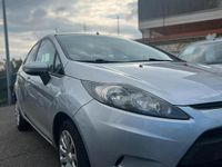 Usata Ford Fiesta Titanium 82 CV (60 kW) 2010 Grigio Berlina