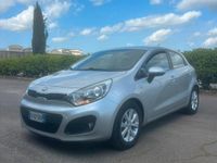 Usata Kia Rio 84 CV (61 kW) 2014 Grigio Berlina