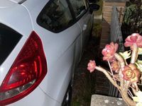 Usata Ford Fiesta 90 CV (66 kW) 2010 Bianco Utilitaria
