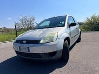 Usata Ford Fiesta Ghia 74 CV (54 kW) 2004 Argento Utilitaria