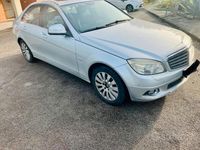 Usata Mercedes C220 Elegance 170 CV (125 kW) 2007 Argento Berlina