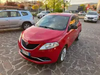 Usata Lancia Ypsilon Silver 69 CV (50 kW) 2017 Rosso Utilitaria
