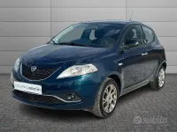 Usata Lancia Ypsilon Gold 69 CV (50 kW) 2016 Blu met. Utilitaria