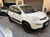 Usata Fiat Panda 4x4 S 85 CV (62 kW) 2020 Bianco Utilitaria
