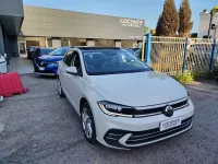Usata VW Polo R-line 95 CV (69 kW) 2022 Beige Utilitaria