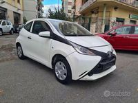Second-hand Toyota Aygo 69 CP (50 kW) 2017 Alb Hatchback