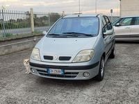 Usata Renault Scénic Dynamique 107 CV (78 kW) 2002 Grigio Monovolume