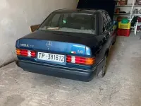 Usata Mercedes 190 109 CV (80 kW) 1991 Blu Berlina