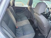 Usata Ford Focus S 116 CV (85 kW) 2006 Grigio Station wagon